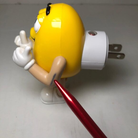 Vintage Yellow M&M Peanut Night Light Electronic, Works - Picture 6 of 9